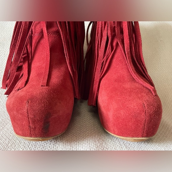 Koolaburra Red Suede Fringe Ankle Boots - Picture 8 of 12